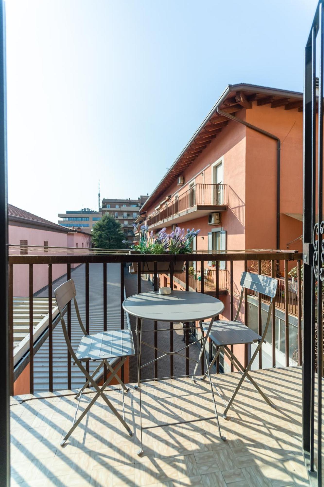 Grand Central 1845 - 2 Bedrooms Design Flat Бергамо Екстериор снимка